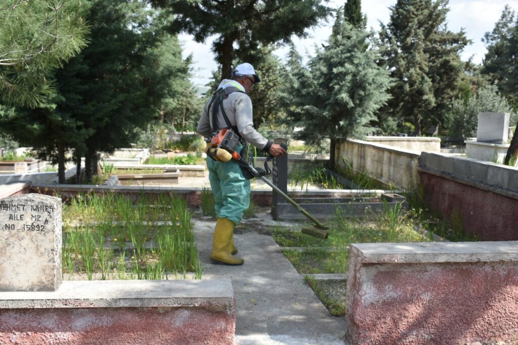 GAZİANTEP TE MEZARLIKLARDA YASİN-İ SERİF VE FİDAN DAĞITILACAK