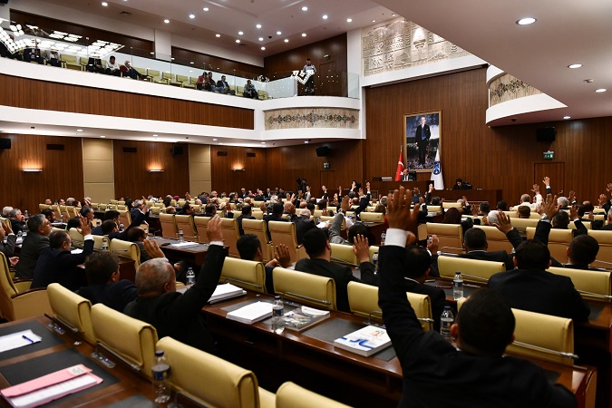 ANKARA BÜYÜKŞEHİR BELEDİYE MECLİSİ’NDE TARİHİ ANLAR: TATLAR ATIKSU ARITMA TESİSİ İÇİN 10 AY SONRA KREDİ ONAYI