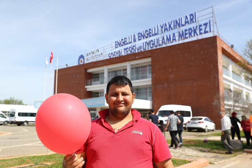ANTALYA DA OTİZM’LER FİDAN DİKİP CAN SUYU VERDİLER