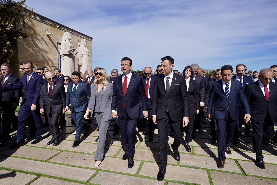 İMAMOĞLU VE İLÇE BELEDİYE BAŞKANLARI İLE ANITKABİR DE
