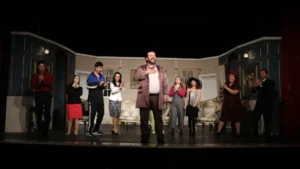 BELEDİYE ŞEHİR TİYATROSU’NA BÜYÜK ONUR:”EYVAH YİNE KARIŞTI” EN İYİ KOMEDİ OYUNU SEÇİLDİ