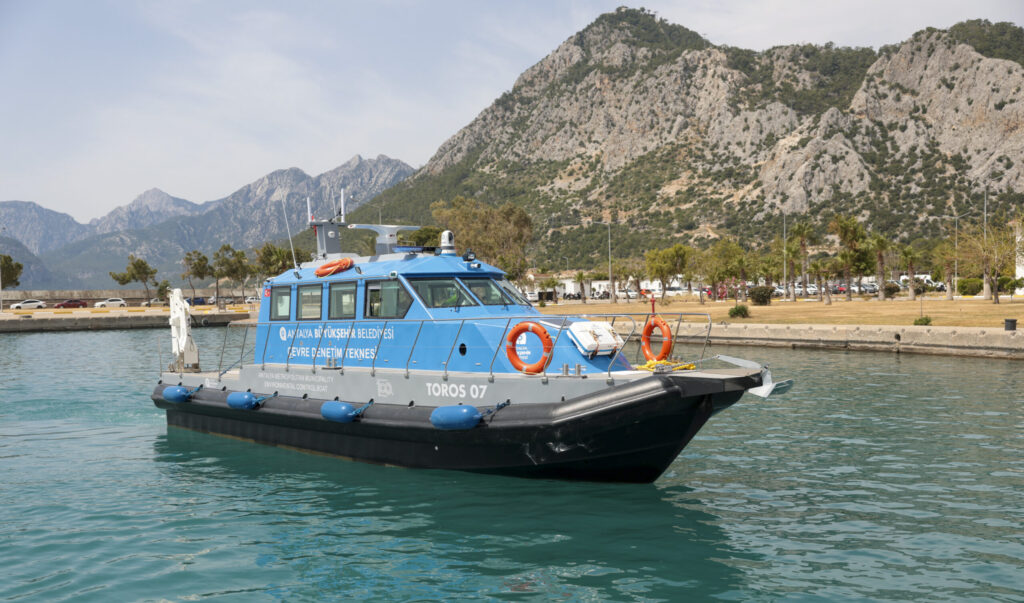 ANTALYA DA DENİZLERE GECE GÖRÜŞ VE RADAR SİSTEMİYLE SÜREKLİ TAKİP