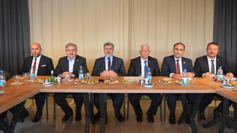 AK Parti İl Başkanı Menteş Başkanlığında Sandıklı’da İstişare Toplantısı Gerçekleştirildi.
