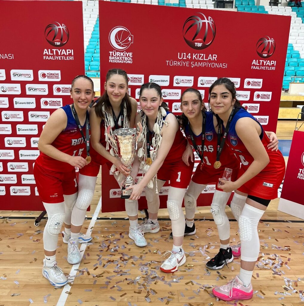 Rüya Şükran Güvenç turnuvanın en iyisi seçildi