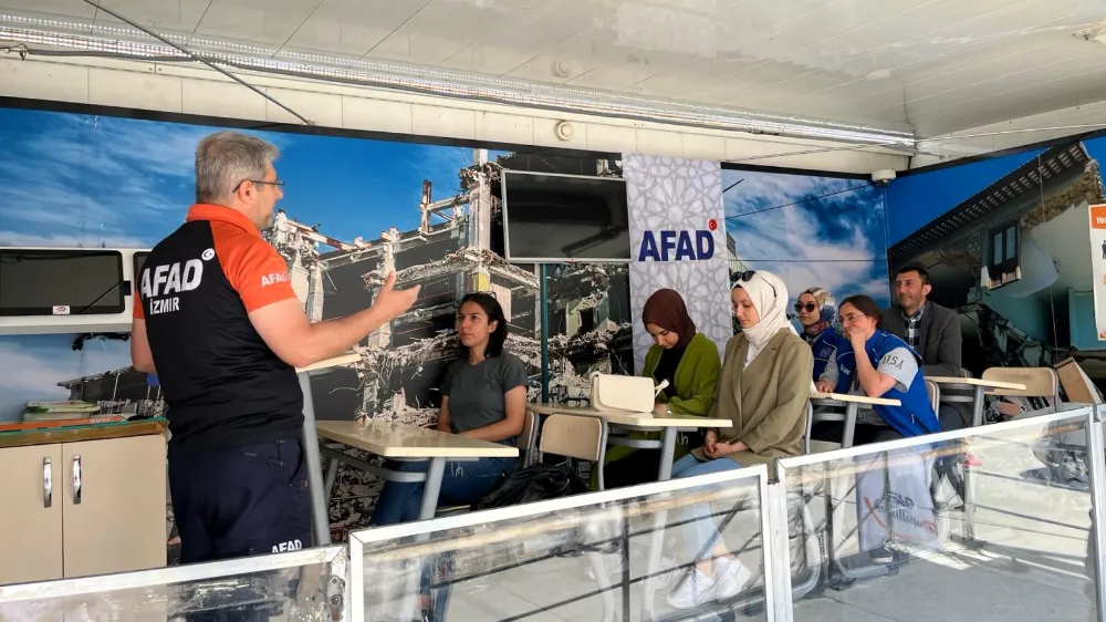 AFAD’ın Deprem Simülasyon Tırı Afyonkarahisar’da