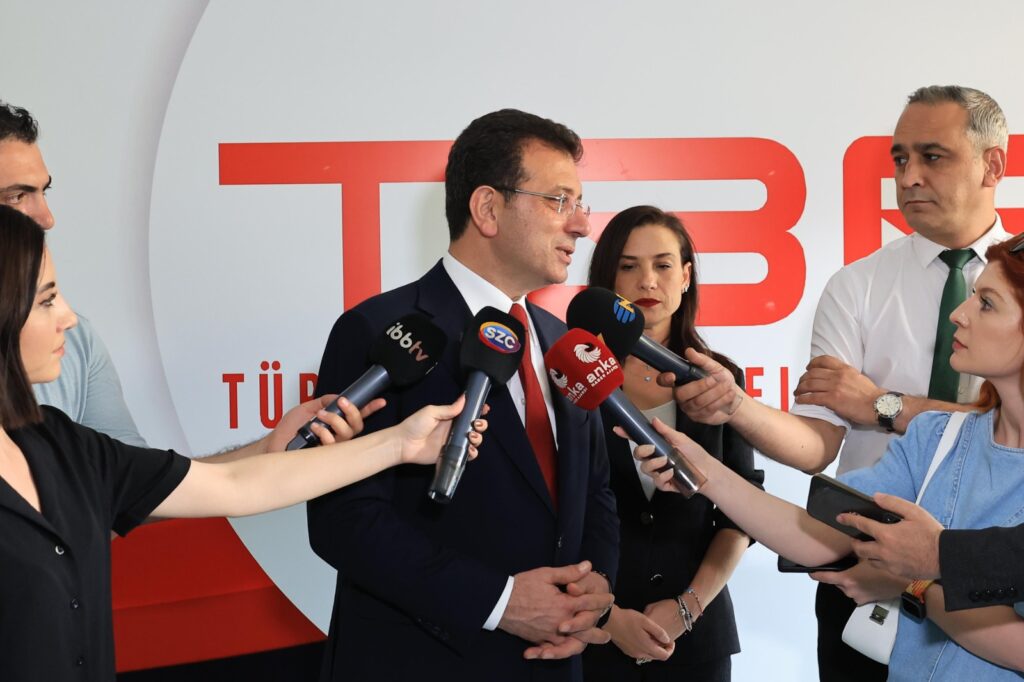 VATANDAŞIN TALEBİ, SİYASETİN İMTİYAZ VE ÇIKAR KAVGASI OLMAKTAN ÇIKARILMASIDIR”
