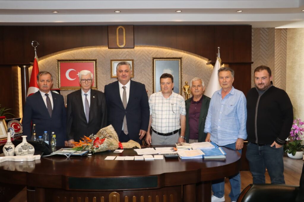 HALK GÜNÜ’NDE BAŞKAN GÜREL MİSAFİRLERİNİ AĞIRLADI