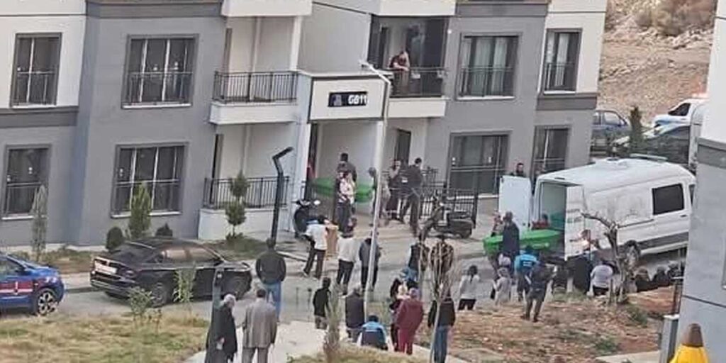 Anne ve 2 çocuk hayatını kaybetti, 2 yaralı