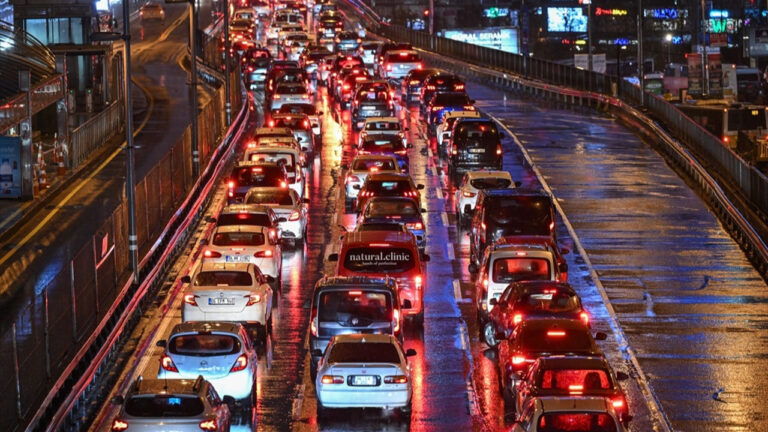Otoyolda bayram tatili hareketliliği – Birlik Haber Ajansı