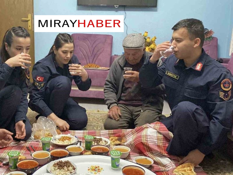 TSK JANDARMA ŞEHİT YAKINLARIYLA İFTAR SOFRASI