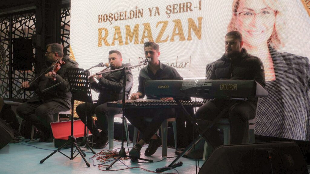 Altınova’da 3000 kişilik iftar