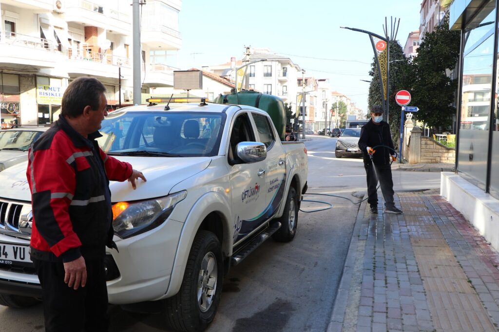 Çiftlikköy’de Larvalara Karşı Kışlak Mücadelesi