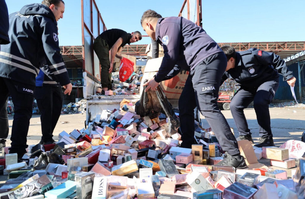 Antalya’da sahte parfüme geçit yok – Birlik Haber Ajansı