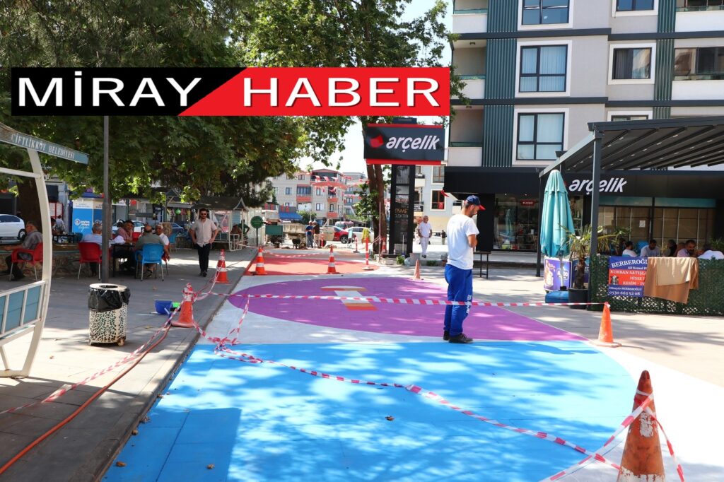 Yalova Çiftlikköy Sokaklar Çocuklar Ren Renk Boyandı