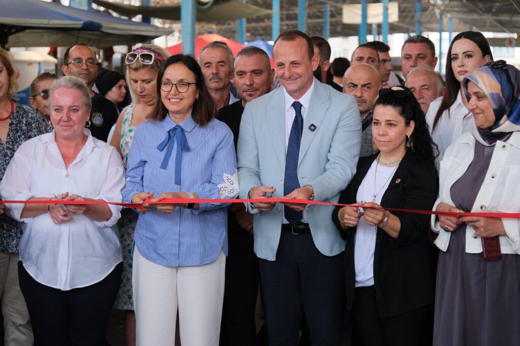 Çiftlikköy Belediyesi Kadınlara el Emekleri Çarşısı Faliyete Geçti