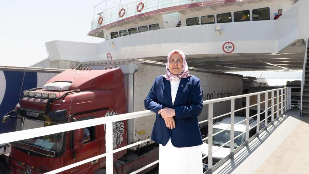 Kadınlarla taşıma değil, limanlarda da dönüşüm