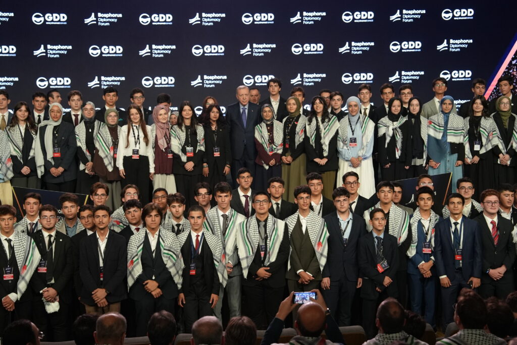 Cumhurbaşkanı Erdoğan’dan Genç Diplomatlara Mesaj
