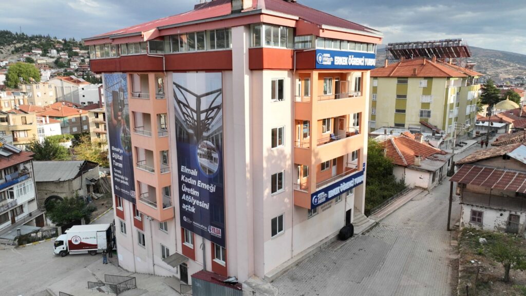 ANTALYA DA YURTLARI ÜNİVERSİTELERE YAKIN BİR KONUMDADIR
