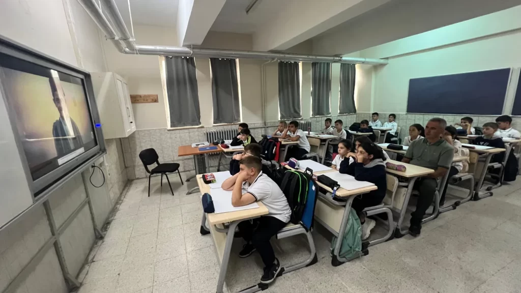 İNEĞÖL TARİHİ KÖFTESİ İLE  VE 6 EYLÜL KAHRAMANLARI VİDEOSU OKULLARDA ANILDI