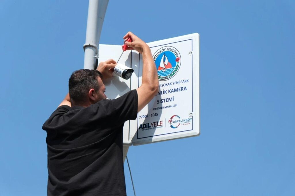 YALOVA ÇİFTLİKKÖY’DE ÇOCUKLARIMIZ İÇİN PARKLARA 7/24 GÜVENLİK KAMERASI