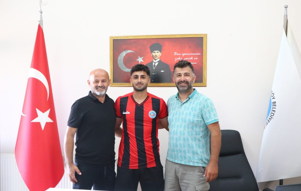 Yalova Çiftlikköy Belediyespor’da yeni kadro imzalar atıldı