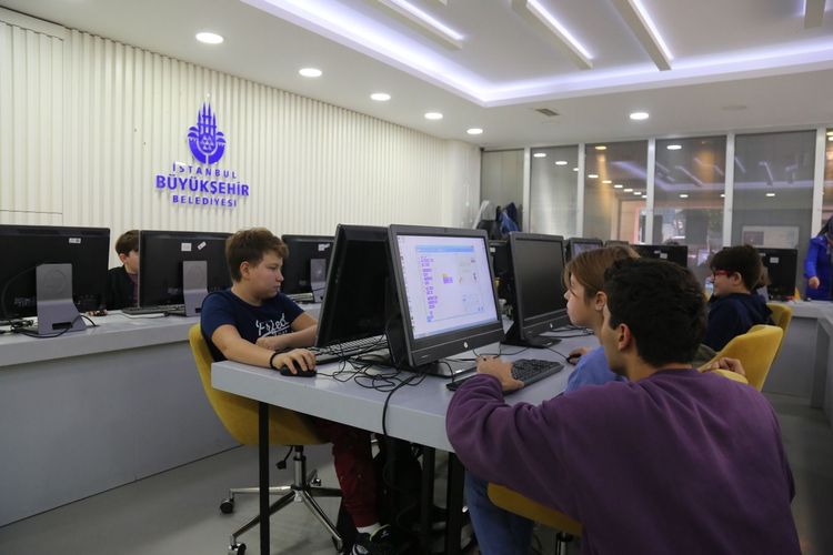 Bilgisayar Ve Geliştirme İle Grafik Tasarım Ve Üretim Eğitimi
