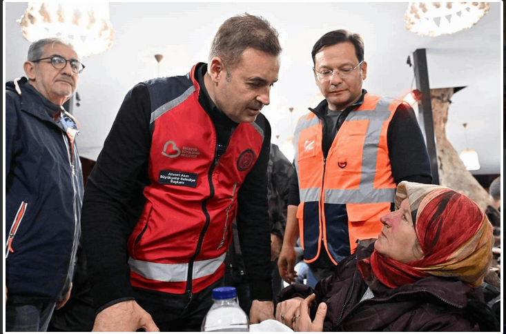 Balıkesir Belediyesi Depremin ilk anından itibaren deprem bölgesin de