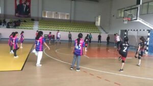Kağızman’da GSB Spor okulları hentbol antrenmanları sürüyor – Birlik Haber Ajansı
