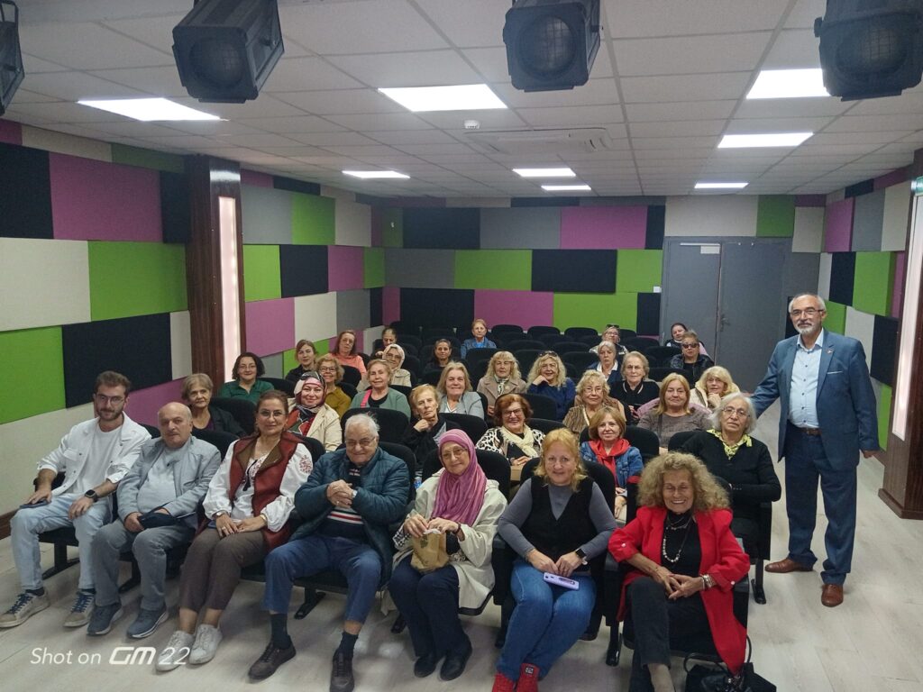 ERKEK FLÖRT DAVRANIŞLARI MERCEK ALTINDA