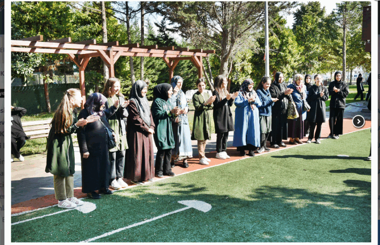 Pendik Belediyesi Vefa Kıraathanesi sakinleriyle bir araya geldi.