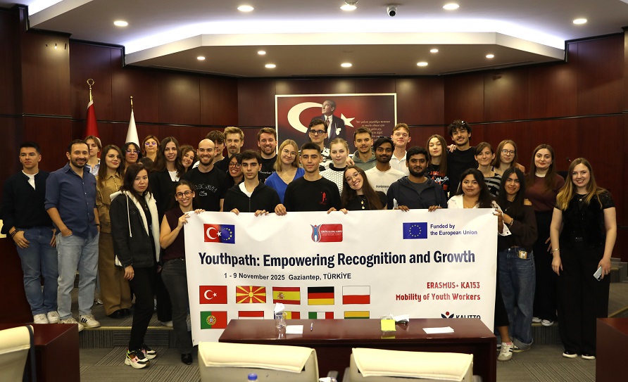 Gaziantep, Türkiye’nin dinamik şehirlerinden biri olarak girişimci ruhu ve güçlü sanayi altyapısı ile tanınınan