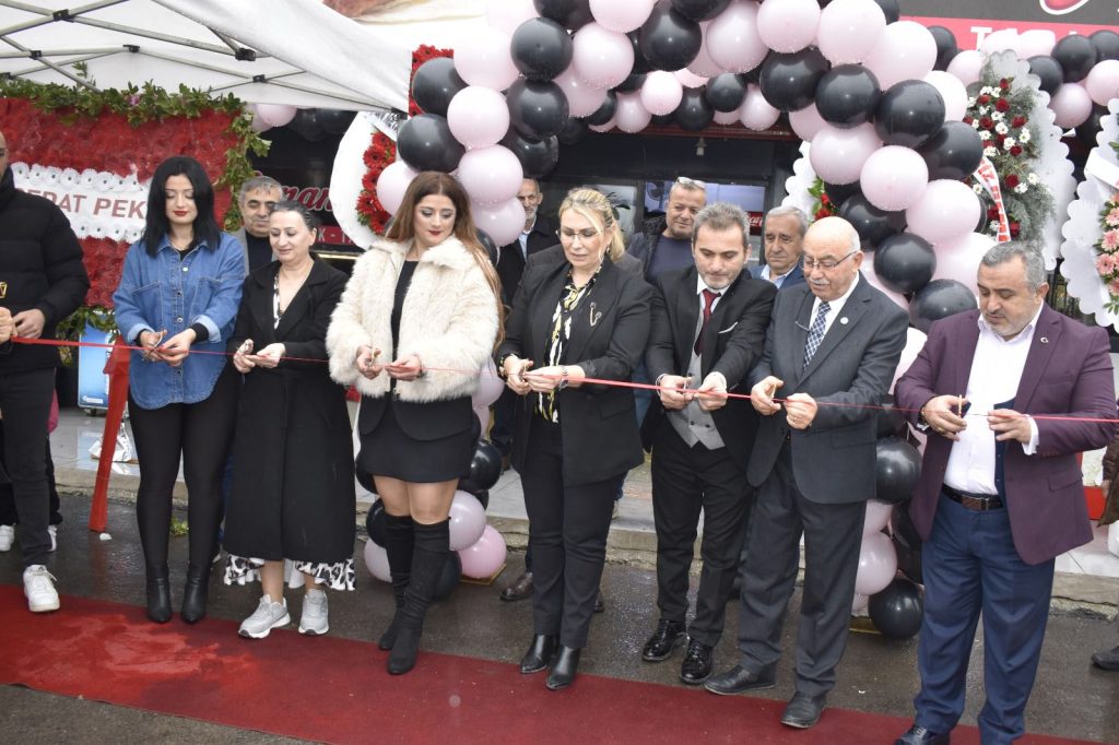 CANAN YEMEK ALTINOVA’DA YENİ ŞUBESİNİ HİZMETE AÇTI..,..