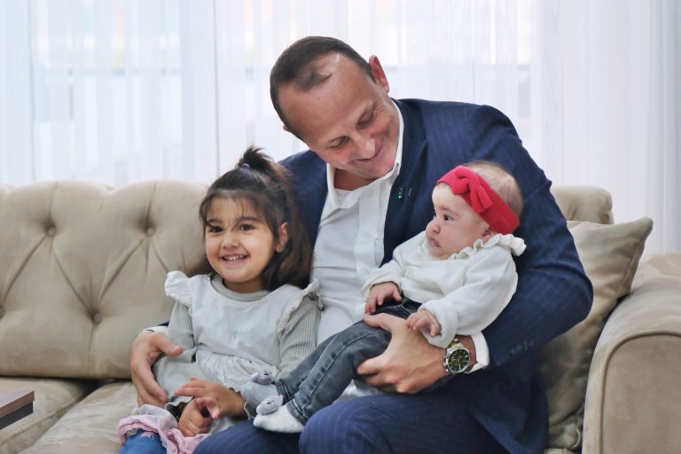 BAŞKAN YALE ÇİFLİKKÖY DE HOŞ GELDİN BEBEK ZİYARETİ
