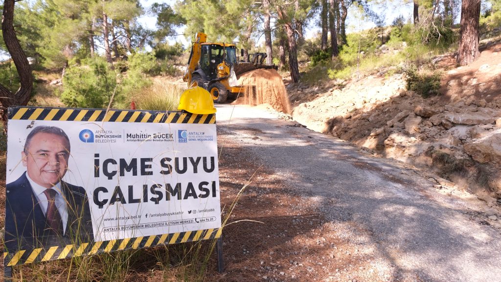 Antalya da su sorunu olan mahaller de sorunların giderilmesi için çalışmalar devam