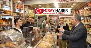 Başkan Mehmet Gürel,den İftar saati öncesi şehir merkezinde esnaf ziyaretleri