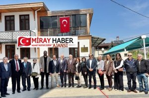 Halkın Sesine kulak Vermeyen Alnayış Değişmeli