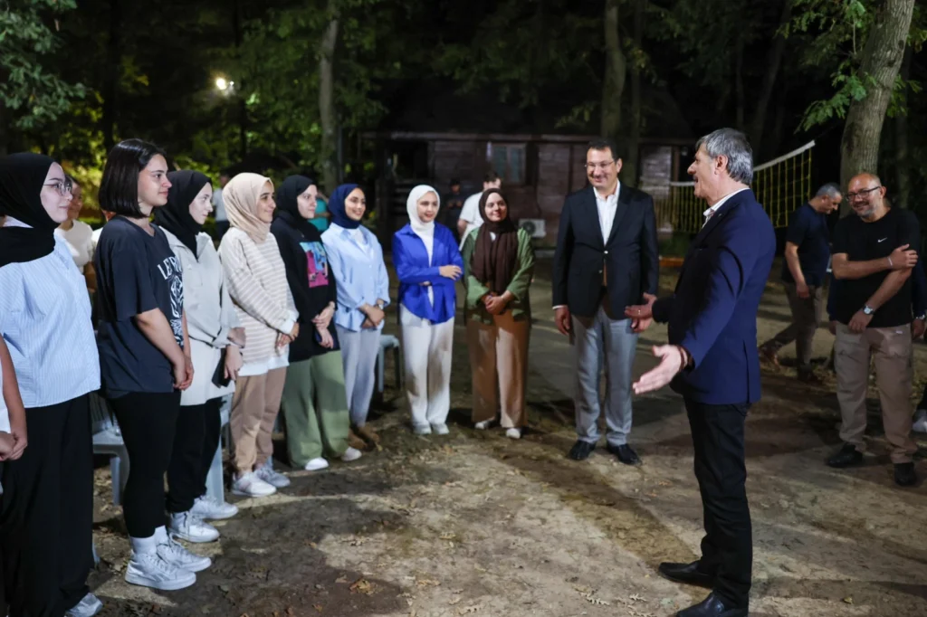 Sakarya’da Başkan Alemdar’dan kamp ateşi başında sohbet