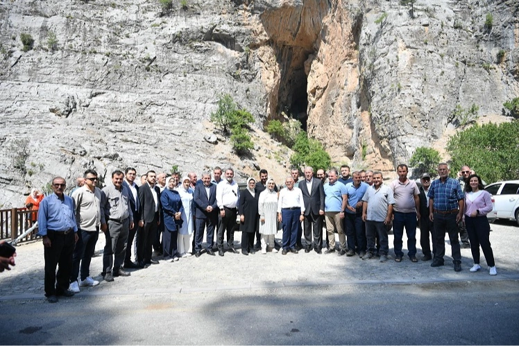 Kayseri dinamikleri Kapuzbaşı’nda vatandaşla buluştu