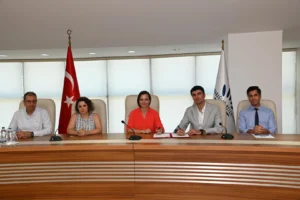 Karabağlar Belediyesi’nden örnek protokol