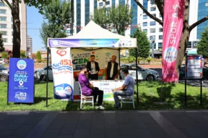 Kayseri’nin ücretsiz rehberlik ve danışmanlık hizmeti, kente yeni gelen üniversite öğrencilerinden tam not aldı