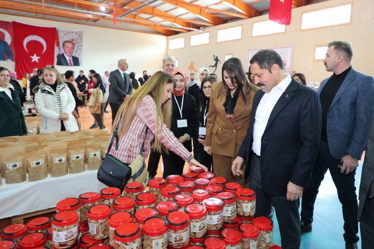 Hatay Valiliği’nin ‘Hayat Hatay’ markalı ürünleri raflara girdi