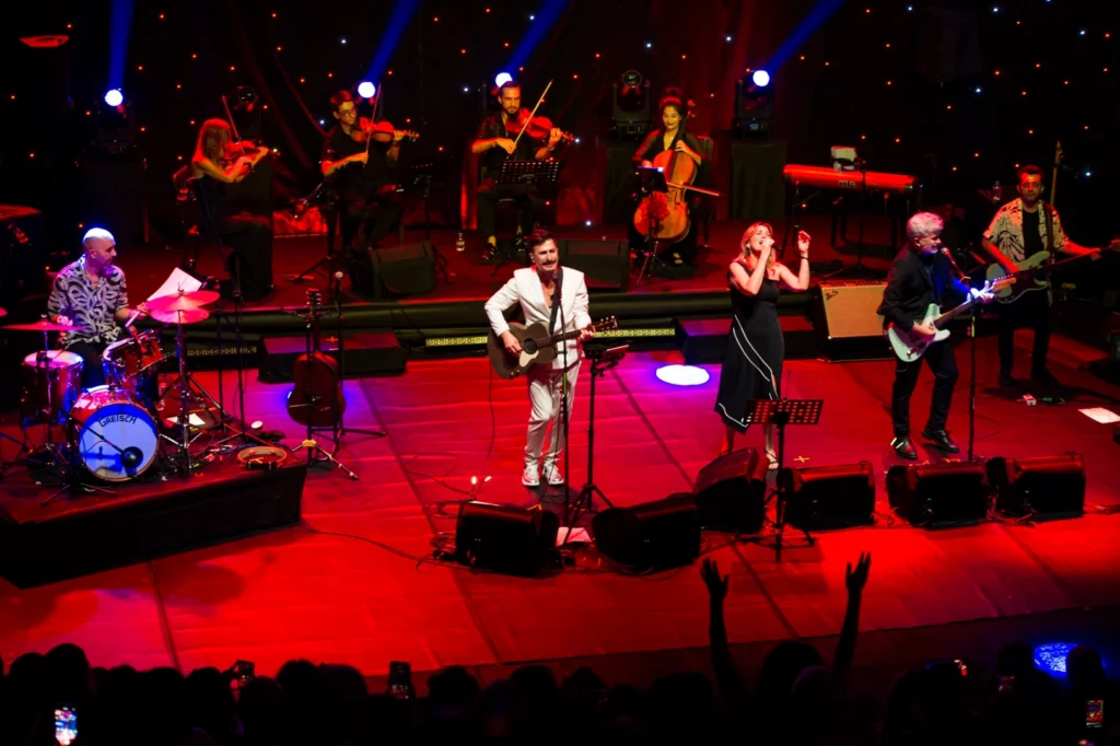 ‘Softcore’ konser serisinin ilkine büyük beğeni