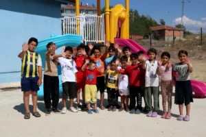 Sakarya’da çocuklar park istemişlerdi… Sekiharman’da yüzler güldü