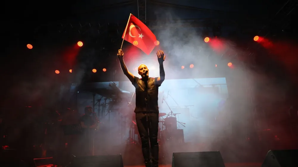 Haluk Levent, Afyonkarahisar’da 23 Nisan Coşkusunu Zirveye Taşıdı!
