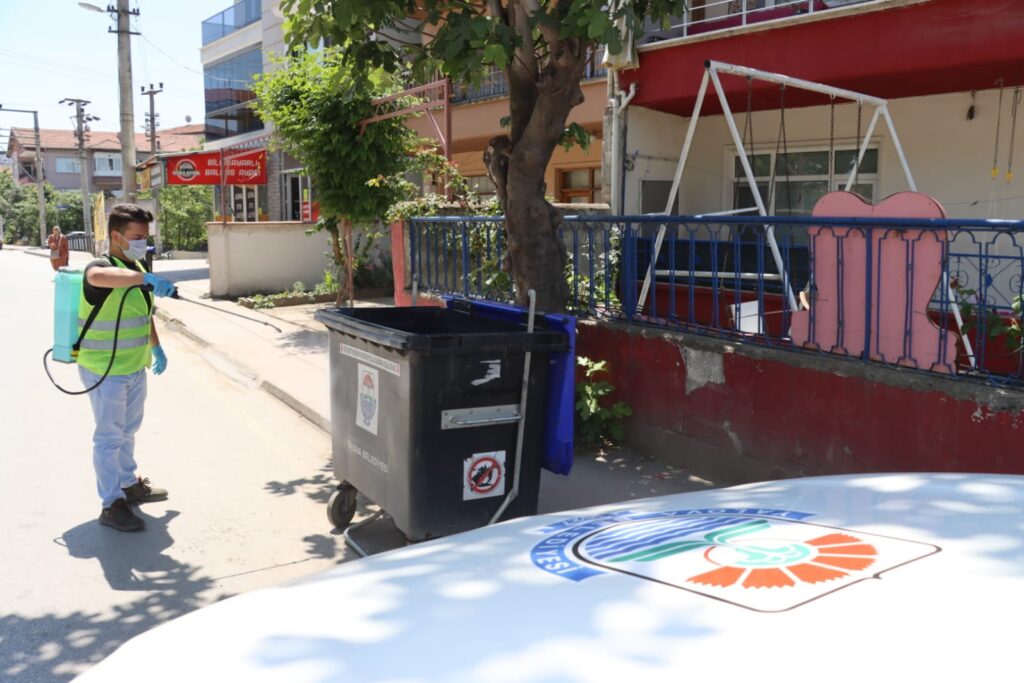 YALOVA DA SİNEK VE HAŞERE MÜCADELESİ DEVAM EDİYOR