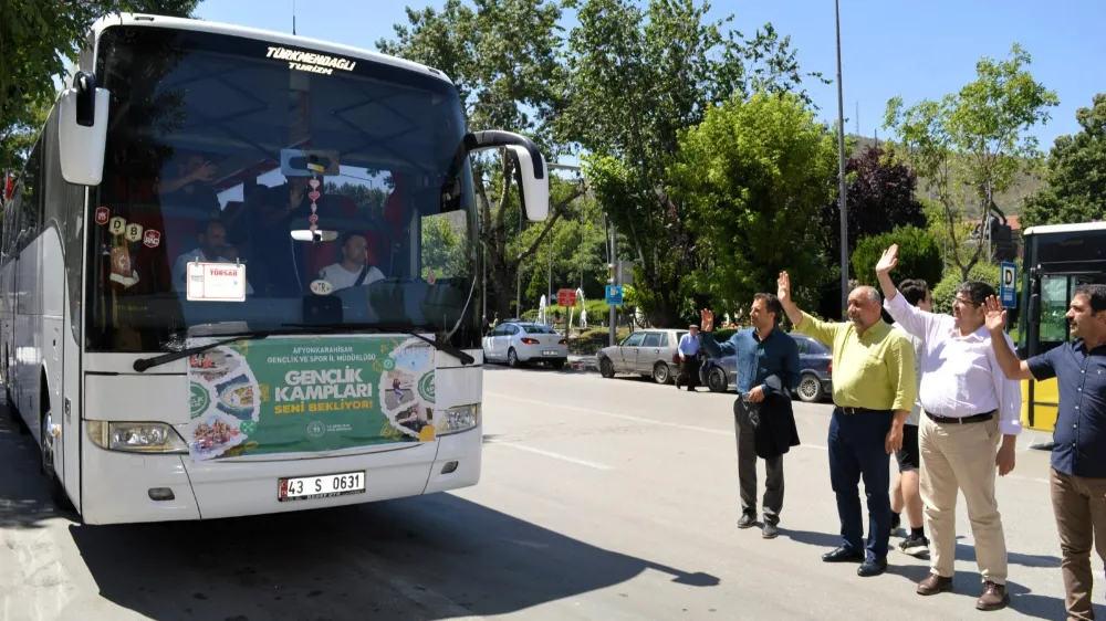 Afyonkarahisarlı 150 Genç Gençlik Kampı’na Gitti