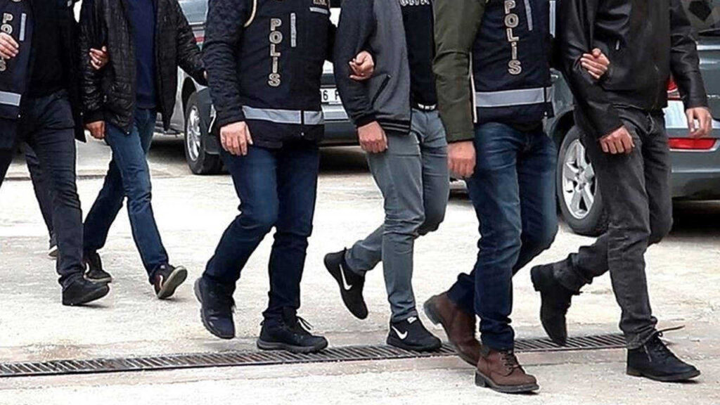 FETÖ’nün finansal ağına darbe: 32 gözaltı