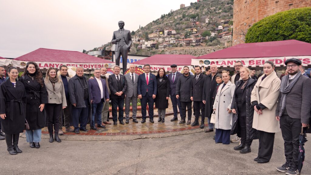 ATATÜRK’ÜN ALANYA’YA GELİŞİNİN 90. YILI KUTLANDI
