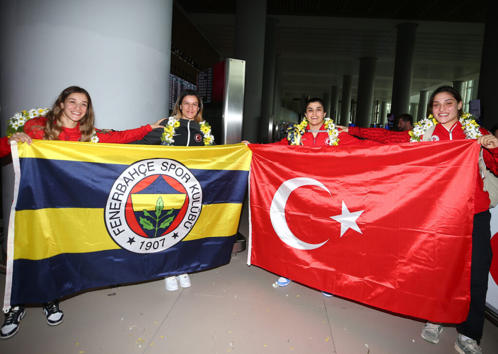 Dünya İkincisi Buse Naz Çakıroğlu: Takım olarak artık daha güçlüyüz