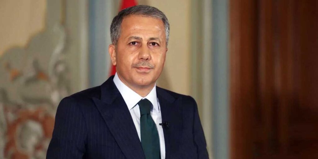 Bakan Yerlikaya 97 gözaltı olduğunu açıkladı:”Polislerimiz, vandallığa geçit vermedi” – Birlik Haber Ajansı